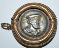 Lot 67 - An early 20th Century vesta case in the form...