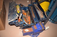 Lot 1058 - A metal cantilever tool box, containing:...