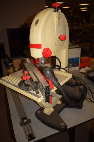 Lot 1090 - A Jet model JW9BS-9 9in. bandsaw with light,...