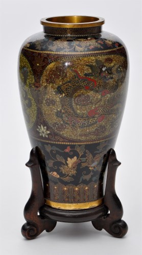 Lot 481 - A small Japanese Meiji Period Namikawa style...