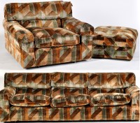 Lot 2 - Everest Upholstery: a four-piece drawing room...