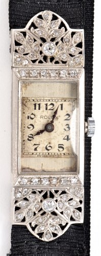 Lot 689 - An early 20th Century diamond set Rolex...