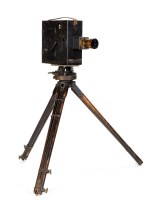 Lot 950 - An English early 20th Century hand-cranked...