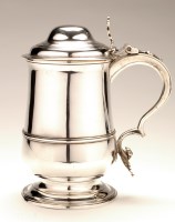 Lot 537 - A George III lidded tankard, by John King,...