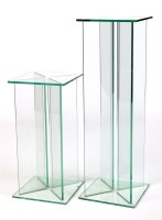Lot 86 - A modern plate glass stand with square top,...