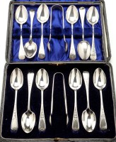 Lot 666 - A set of six Edwardian teaspoons and matching...