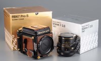 Lot 1135 - A Mamiya ''Golden Lizard'' RB67 Pro-S medium...