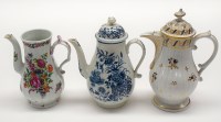 Lot 8 - A Chamberlain's Worcester coffee pot, c.1800,...