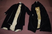 Lot 221 - A late 19th/early 20th Centruy black velvet...