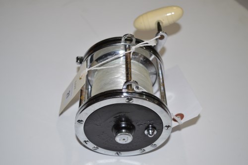 Lot 21 - Penn Senator 6/0 boat reel.