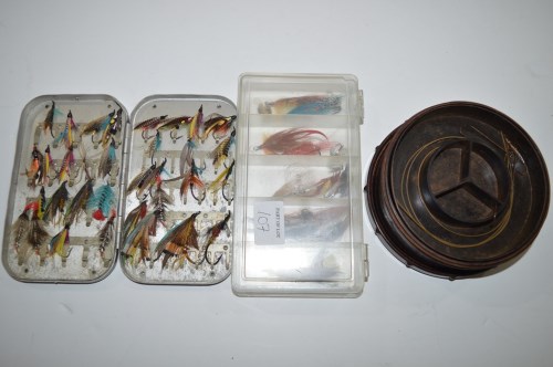 Lot 107 - An ''Alvey'' circular brown bakelite fishing...
