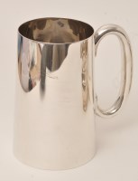 Lot 430 - A George VI silver tankard, by Walker & Hall,...