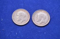 Lot 91 - Two George V gold half sovereigns, 1914 and 1915.