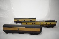 Lot 1578 - Exley 0-gauge bogie coaches, one Ocean Mails,...