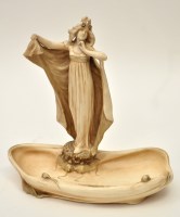 Lot 313 - An early 20th Century amphora dish, of Art...