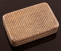 Lot 639 - George III snuff box