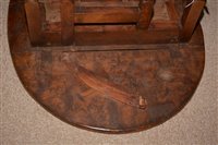 Lot 1015 - An Elm drop leaf table