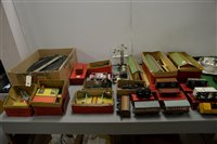 Lot 559 - A Hornby 0 Gauge clockwork train set with three 0-2-0 engines
