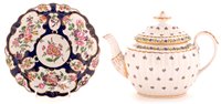 Lot 106 - A first period Worcester polychrome plate
