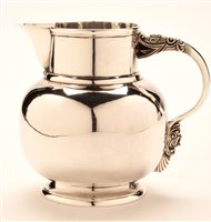 Lot 581 - Goldsmiths and Silversmiths jug