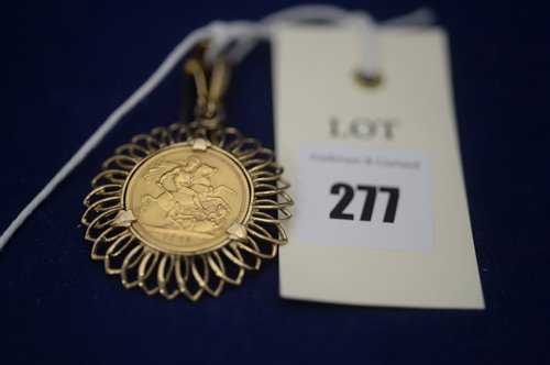 Lot 277 - Gold sovereign & brooch mount