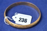 Lot 236 - Yellow metal bangle