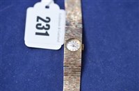 Lot 231 - Gold watch