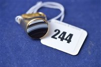 Lot 244 - Agate ring