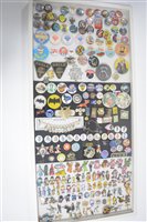 Lot 1568 - Vintage buttons and pins