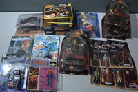 Lot 1583 - Figurines and ephemera