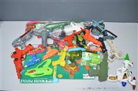 Lot 1627 - Ray guns and water pistols