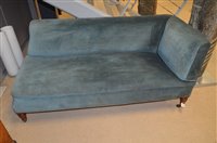 Lot 724 - A chaise longue.