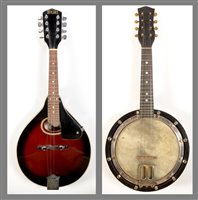 Lot 40 - Banjolele cased/skylark mandolin