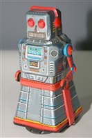 Lot 1041 - KO Japan tin plate Robot