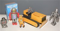 Lot 1042 - Tin plate robots