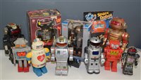 Lot 1068 - Plastic robots