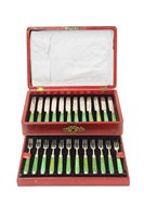 Lot 412 - Twelve knives and forks