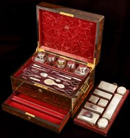 Lot 410 - Dressing box