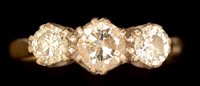 Lot 180 - Three stone diamond ring