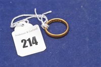 Lot 214 - 22ct wedding band