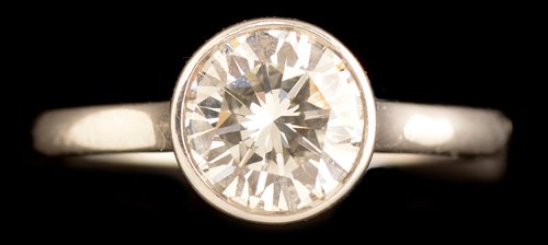 Lot 524 - Single stone diamond ring
