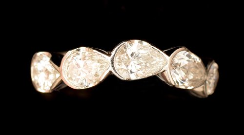 Lot 544 - Half hoop diamond ring