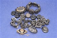 Lot 250 - Victorian jet jewellery