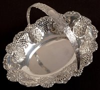Lot 428 - Silver cake basket