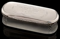 Lot 415 - Silver snuff box