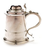 Lot 421 - A George III tankard.