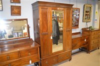 Lot 668 - Three piece mahogany bedroom suite