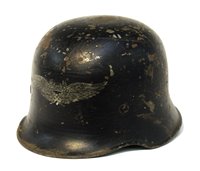 Lot 356 - Luftschutz helmet