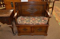 Lot 1195 - Oak monks bench