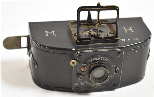 Lot 123 - An Amourette camera